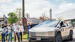 Musk erklärt Gewinneinbruch – und zieht Konsequenzen