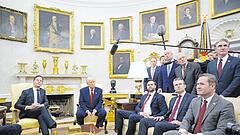 Trump hält trotz Panne zu Top-Berater Waltz