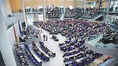 Schlagabtausch im Bundestag