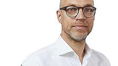 Globale Ordnung im Würfelbecher