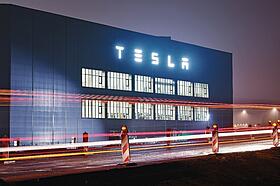 Wie ein Streit über Müsliriegel die Tesla-Belegschaft spaltet