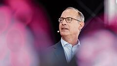 Der Kleinaktionär, der DeutschlandsHauptversammlungen aufmischt