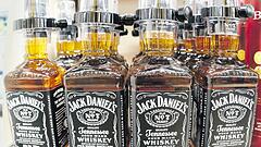 EU kündigt Zölle auf US-Importe wie Whiskey an